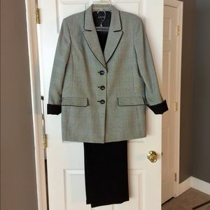 COPY - Kasper Business Suit
